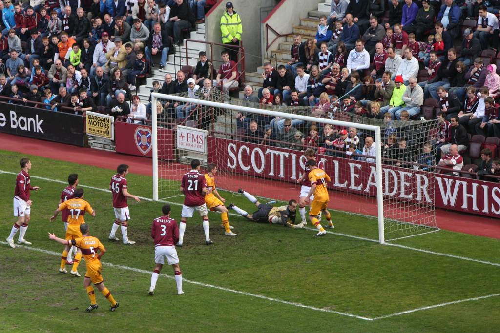 Hearts%200%20Motherwell%202%2024th%20April%202010%20268