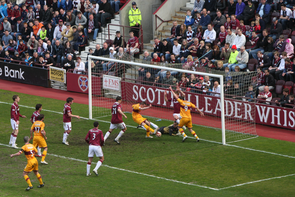 Hearts%200%20Motherwell%202%2024th%20April%202010%20270