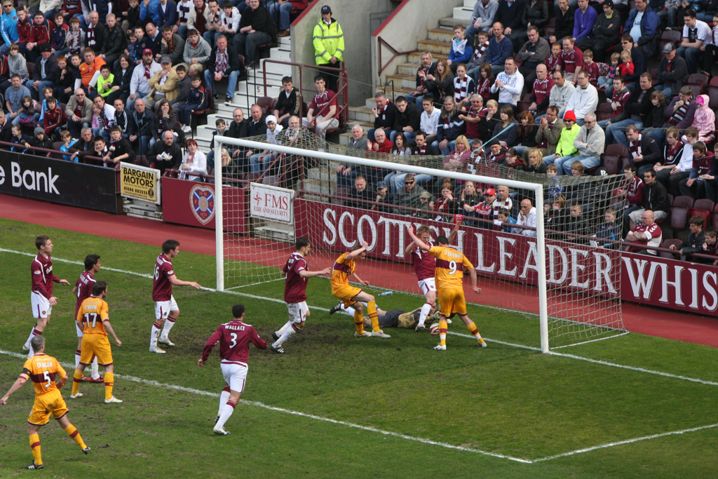 Hearts%200%20Motherwell%202%2024th%20April%202010%20271