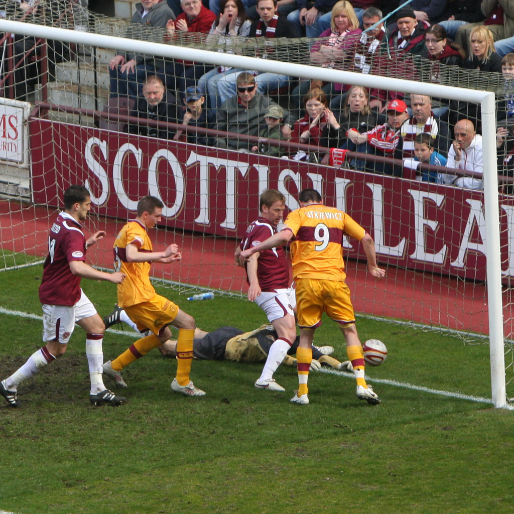 Hearts%200%20Motherwell%202%2024th%20April%202010%20272a