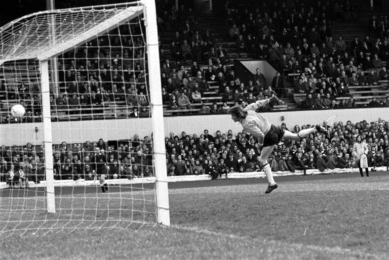 Hearts Dumbarton Hampden in the Scottish Cup semi-final April 1976