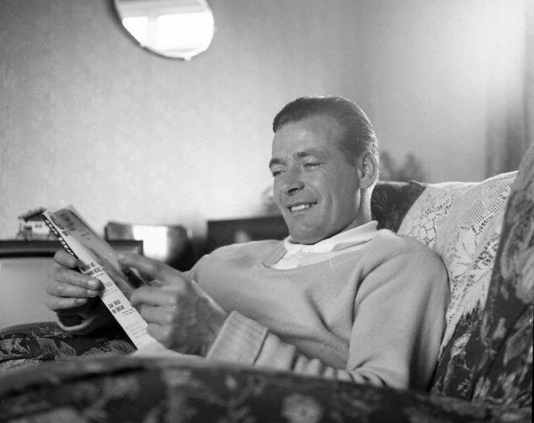 Willie Bauld former Hearts player relaxes at home