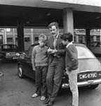 Jim Cruickshank signs autographs a