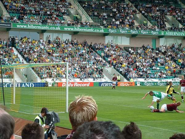 Sun 17 Aug 2003  Hibernian 1  Hearts 0 