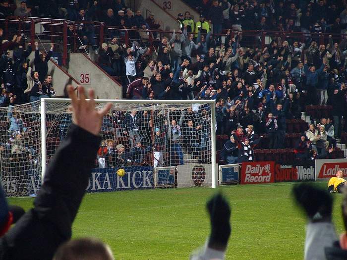 Wed 29 Oct 2003  Hearts 2  Falkirk 1 