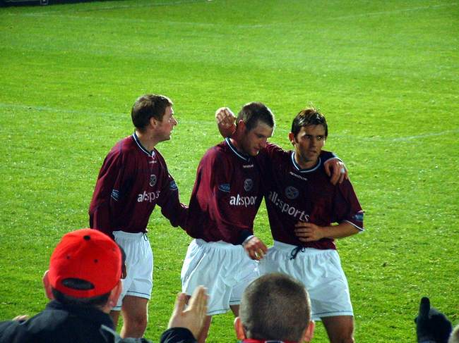 Wed 29 Oct 2003  Hearts 2  Falkirk 1 