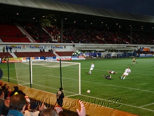 Sat 06 Dec 2003  Dunfermline Athletic 2  Hearts 1 