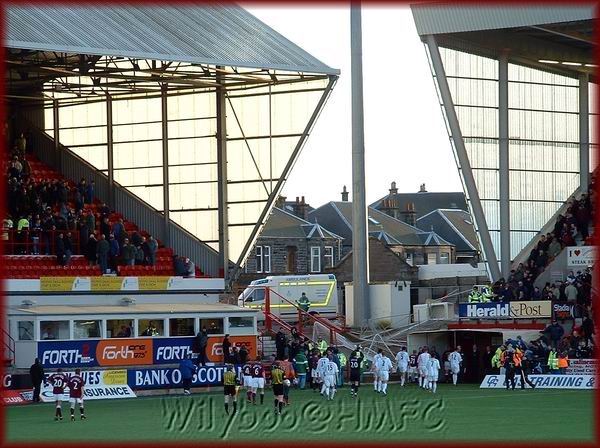 Sat 28 Feb 2004  Dunfermline Athletic 0  Hearts 0 