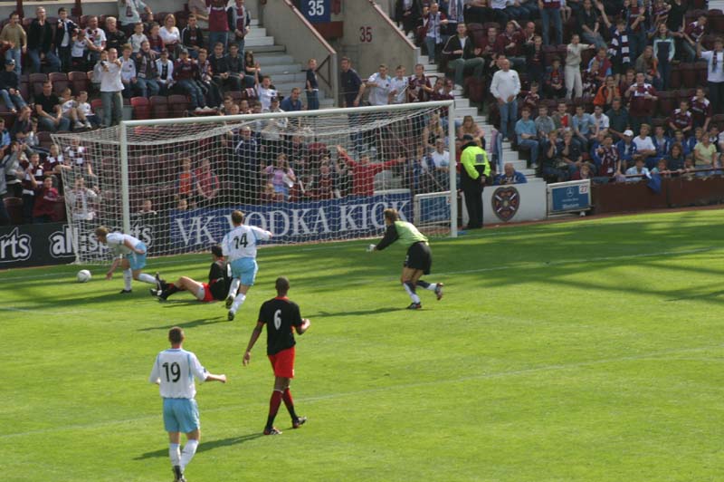 Sat 31 Jul 2004  Hearts 0  Fulham 2 