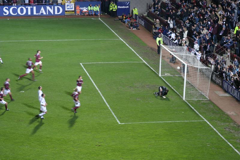 Sat 04 Dec 2004  Hearts 3  Dunfermline Athletic 0 