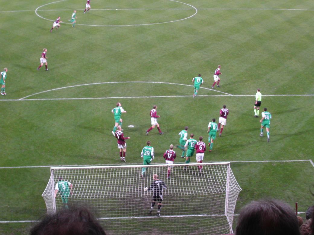 Sun 24 Oct 2004  Hearts 2  Hibernian 1 